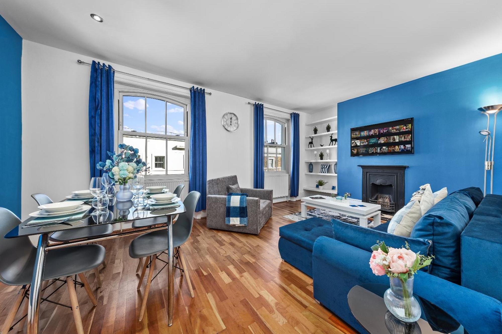 Balcony Blue Theme 1 Bedroom Central London Luxury Flat Near Hyde Park! Accommodates Up To 6! Double Sofa Bed And Next To Station! Extérieur photo