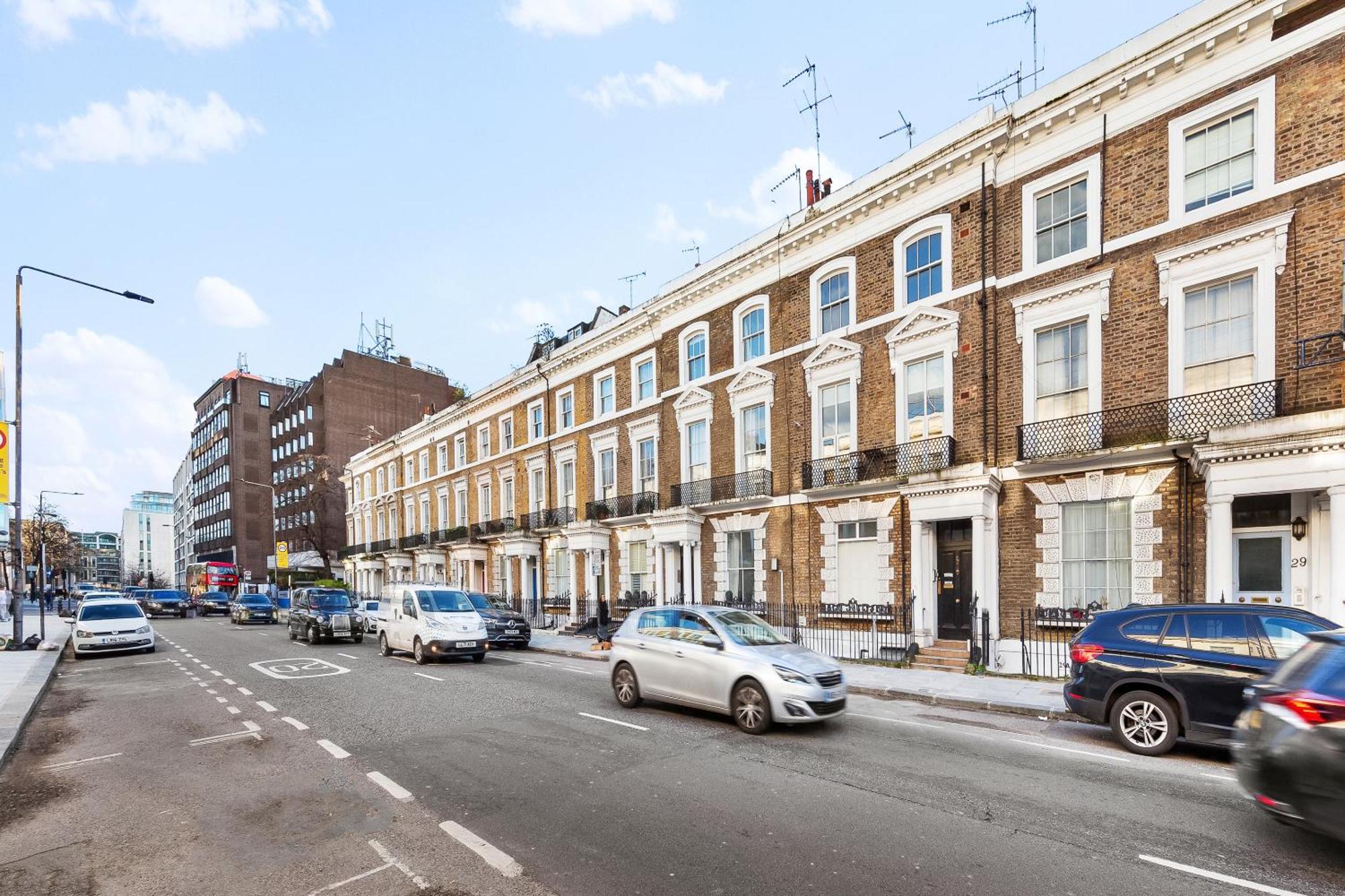 Balcony Blue Theme 1 Bedroom Central London Luxury Flat Near Hyde Park! Accommodates Up To 6! Double Sofa Bed And Next To Station! Extérieur photo