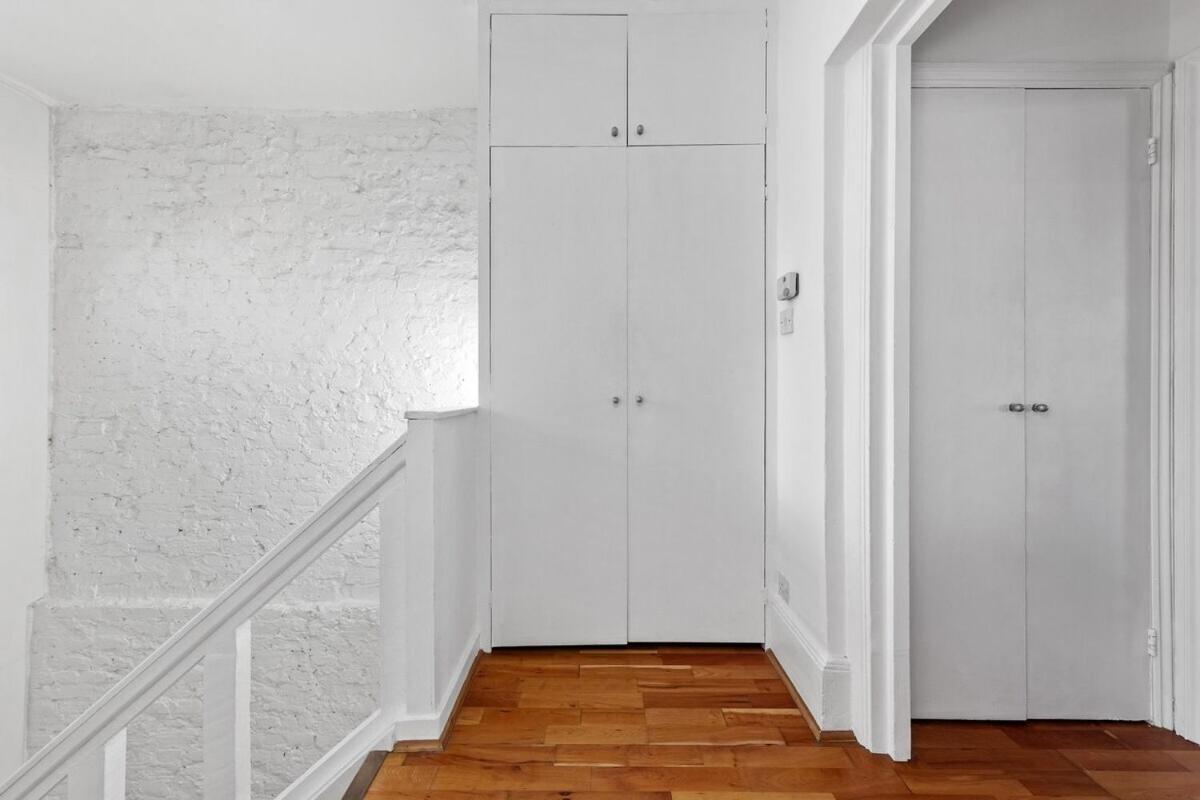 Balcony Blue Theme 1 Bedroom Central London Luxury Flat Near Hyde Park! Accommodates Up To 6! Double Sofa Bed And Next To Station! Extérieur photo