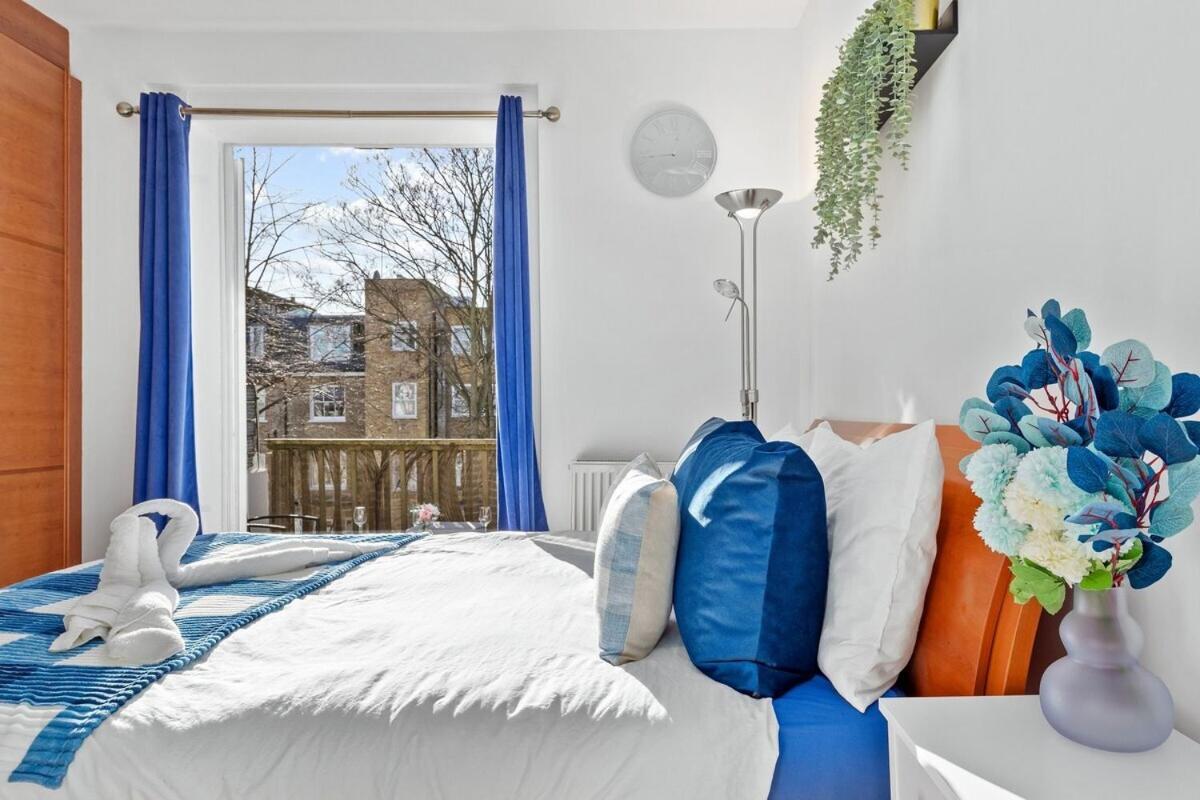 Balcony Blue Theme 1 Bedroom Central London Luxury Flat Near Hyde Park! Accommodates Up To 6! Double Sofa Bed And Next To Station! Extérieur photo