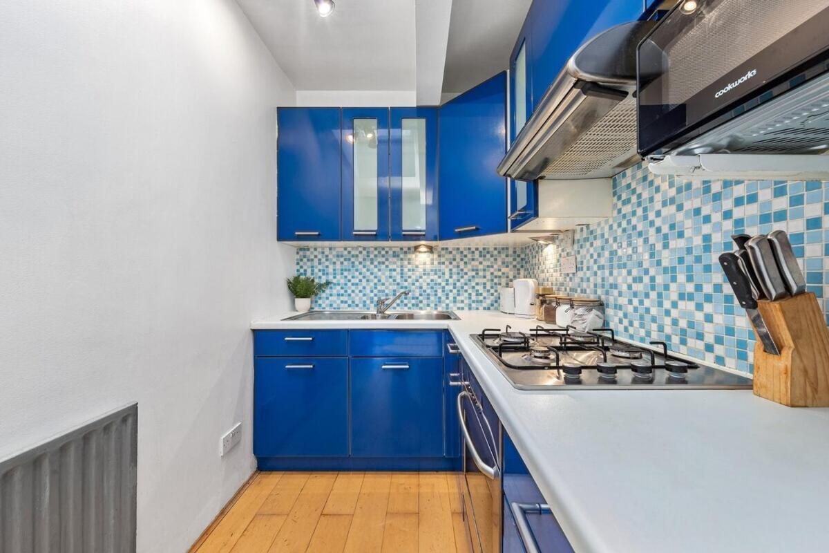 Balcony Blue Theme 1 Bedroom Central London Luxury Flat Near Hyde Park! Accommodates Up To 6! Double Sofa Bed And Next To Station! Extérieur photo