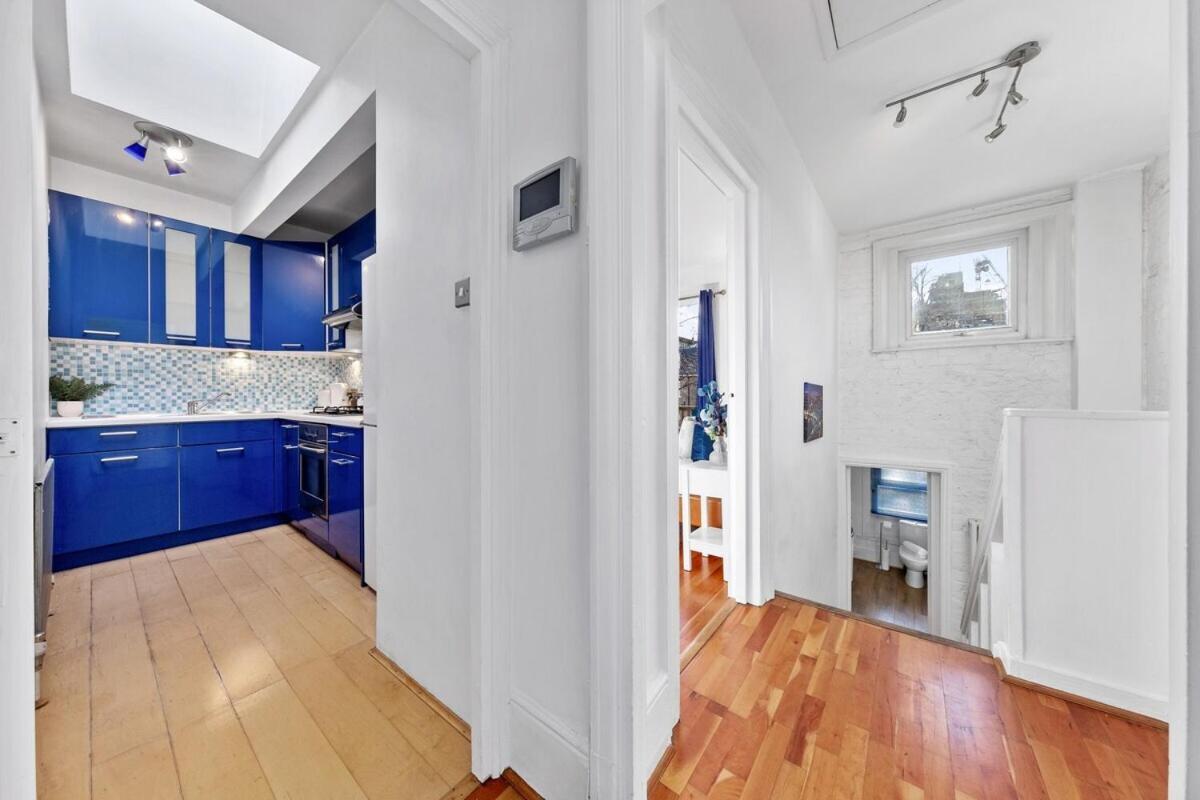 Balcony Blue Theme 1 Bedroom Central London Luxury Flat Near Hyde Park! Accommodates Up To 6! Double Sofa Bed And Next To Station! Extérieur photo