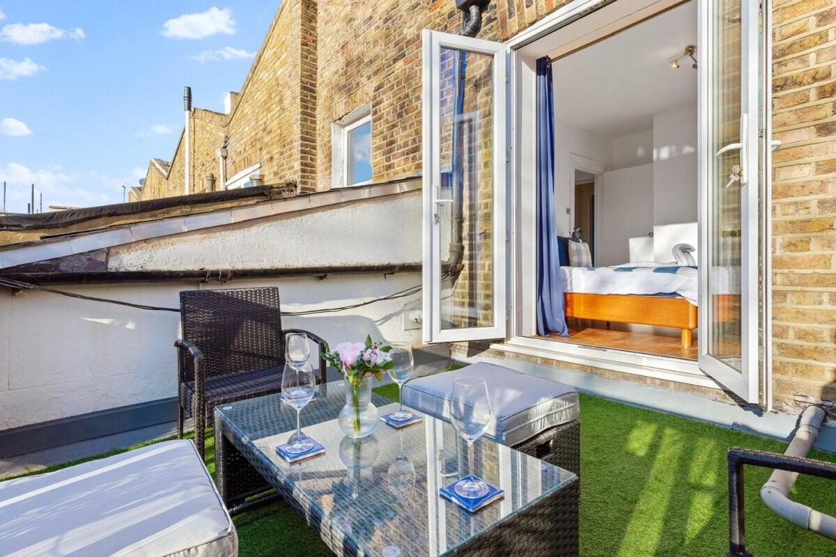 Balcony Blue Theme 1 Bedroom Central London Luxury Flat Near Hyde Park! Accommodates Up To 6! Double Sofa Bed And Next To Station! Extérieur photo